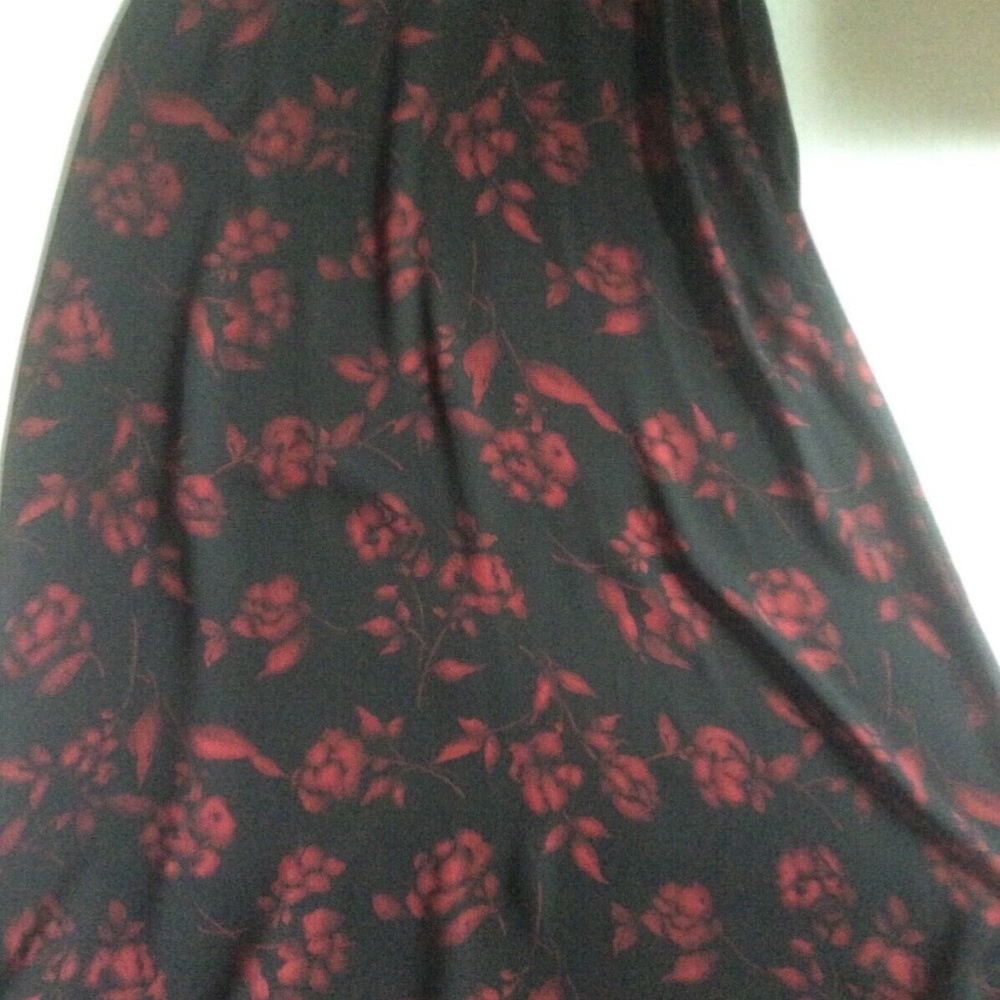 Midi skirt size 12; Rena Rowan for Saville; drapey black and red floral; EUC